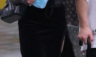 黑色连衣裙怎么搭配 黑色连衣裙怎么搭配